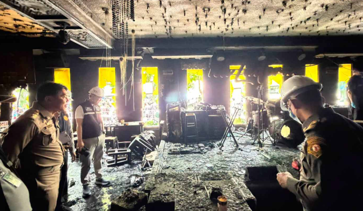 300 Orang Terjebak dalam Kebakaran Pub di Bangkok, 27 Orang Tewas, 63 Luka